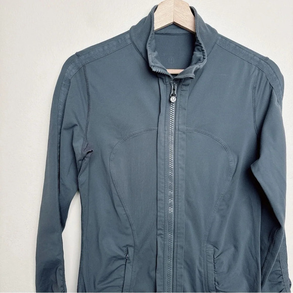 Lululemon Womens Size 6 Luxtreme Ruffle Pocket Scrunch Sleeve Jacket - Picture 8 of 15